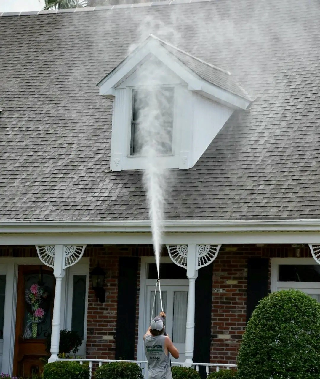 Roof Cleaning in Harahan, LA